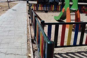 Finalizado el vallado del parque infantil de Las Villas