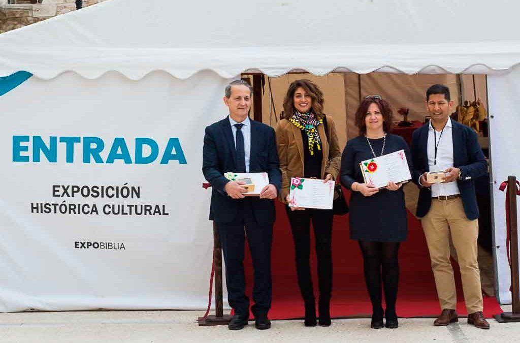 La Plaza del Secreto de Nuevo Baztán acoge hasta este domingo la Exposición Histórica Cultural “ExpoBilia”