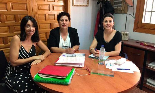 Reunión con la directora de la Casita de Niños para hablar del próximo curso