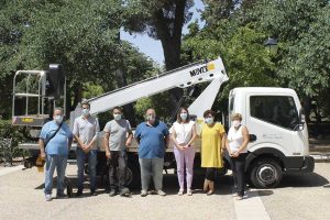 Nuevo camión con plataforma articulada telescópica