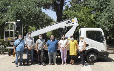 Nuevo camión con plataforma articulada telescópica
